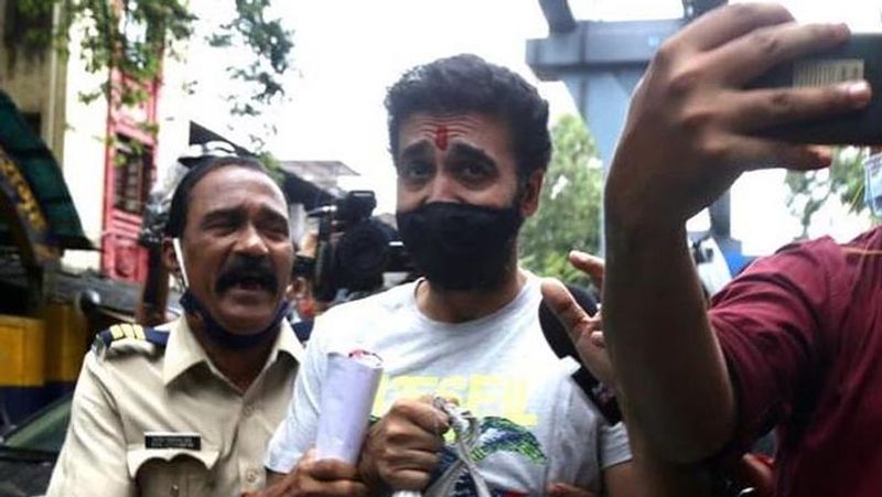 shilpa shetty husband raj kundra viral photos after getting bail