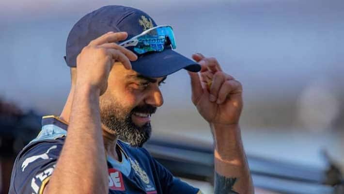 virat kohli praises tamil nadu spinner varun chakravarthy bowling after kkr vs rcb match in ipl 2021 virat kohli praises tamil nadu spinner varun chakravarthy bowling after kkr vs rcb match in ipl 2021