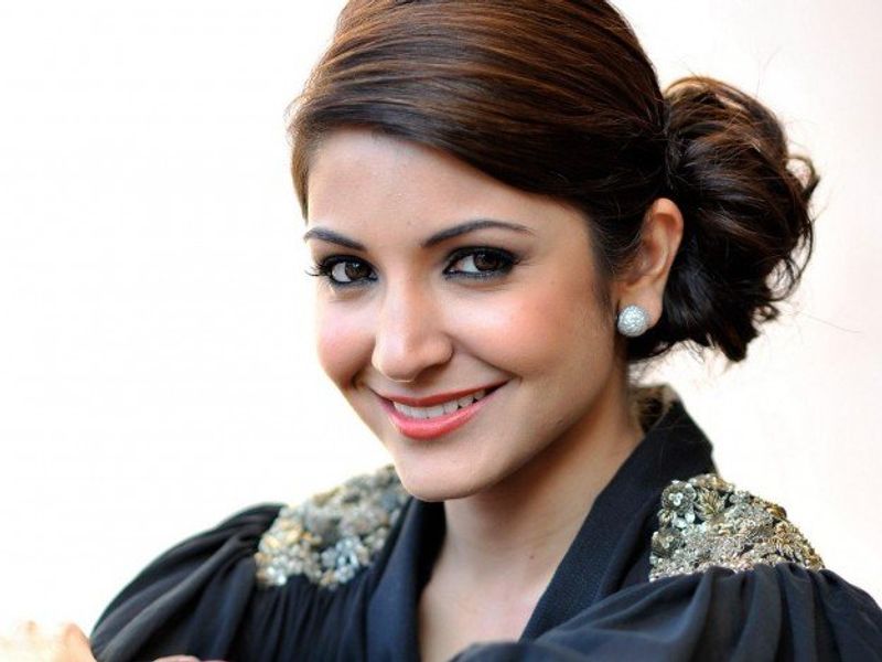Deepika Padukone to Alia Bhatt: 5 actresses with cutest smiles in Bollywood-SYT