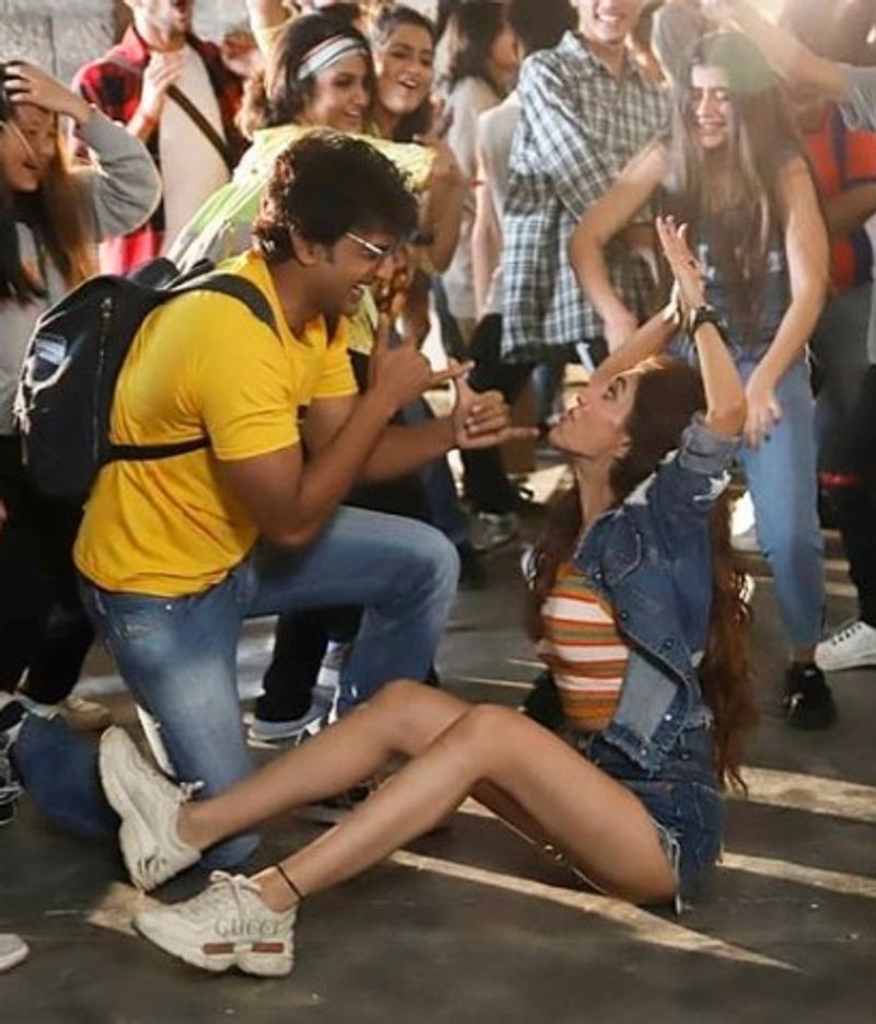 dev and rukmini maitra dance picture goes viral from set of kismis bjc