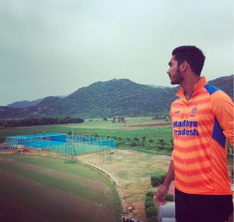 IPL 2021, KKR VS RCB - 8 unknown facts about KKR's Venkatesh Iyer ALB