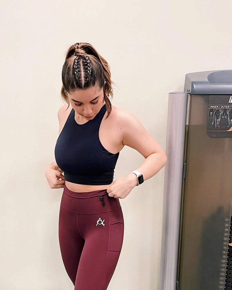 Sara Tendulkar fabulous look in gym suit, pics goes viral in Instagram