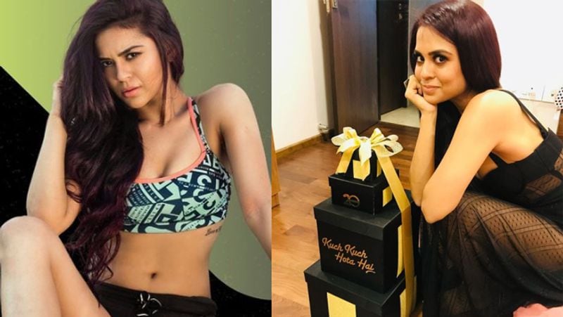 Sana Saeed Birthday, onscreen daughter of Rani Mukerji instagram is full of her bold and glamorous pictures