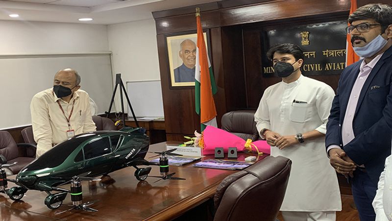 Indian company Vinata Aeromobility develop flying car, Jyotiraditya Scindia was happy to see the model