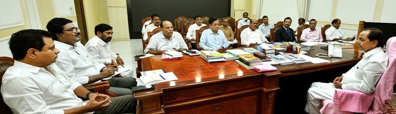 lb nagar mla devireddy sudheer reddy invited cm kcr to his son marraige