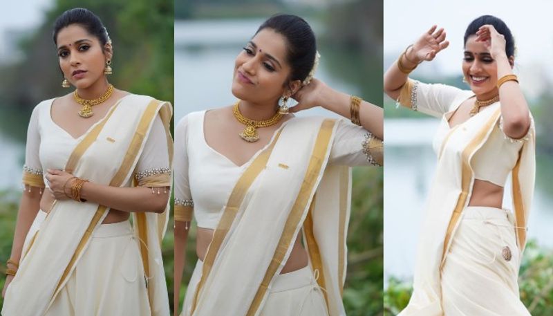 jabardasth rashmi mesmerize with her latest stunning hot photo shoot in half saree