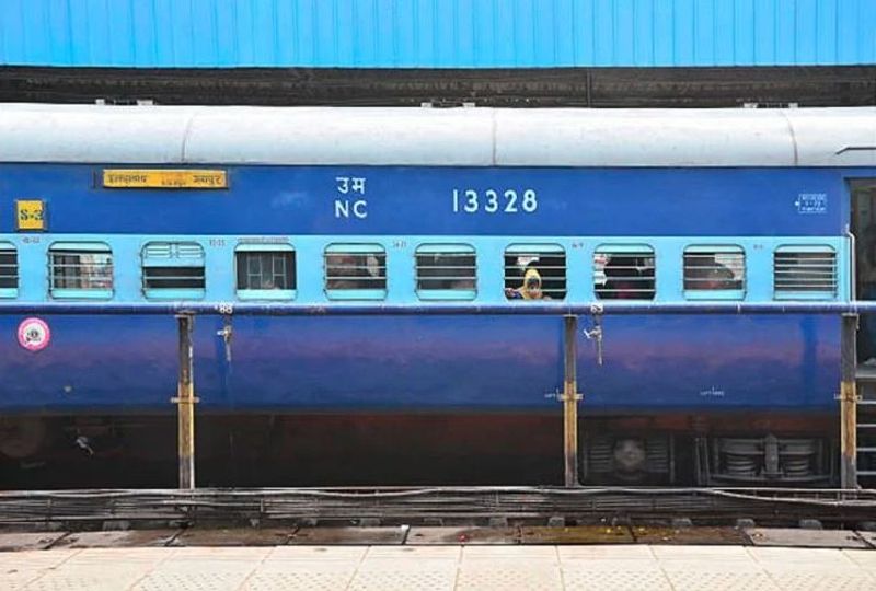 Rs 1200 crore annually to remove saliva stains ... Railways alternative project