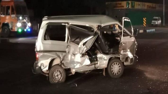 lorry hit police van near coimbatore lorry hit police van near coimbatore
