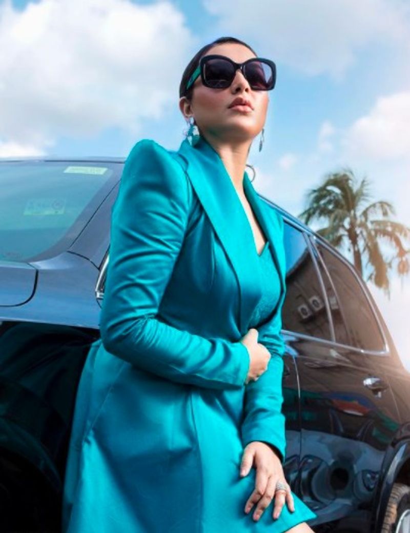 in this puja follow subhashree ganguly style statement bjc