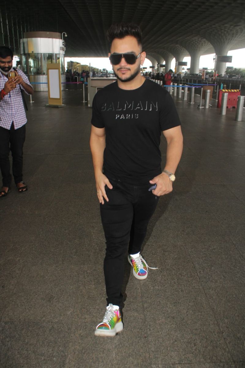Gauri Khan to Kartik Aaryan to Kiara Advani: 7 celebs spotted in stylish looks, check pictures-SYT
