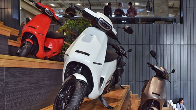 Ola electric scooters 1100 crores raised in first two days through booking