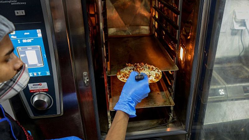 new york nutritionist expert said that eating pizza for breakfast could be a better option