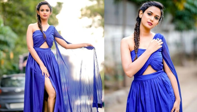 biggboss beauty ariyana glory buy a new car sohel first drive pics viral