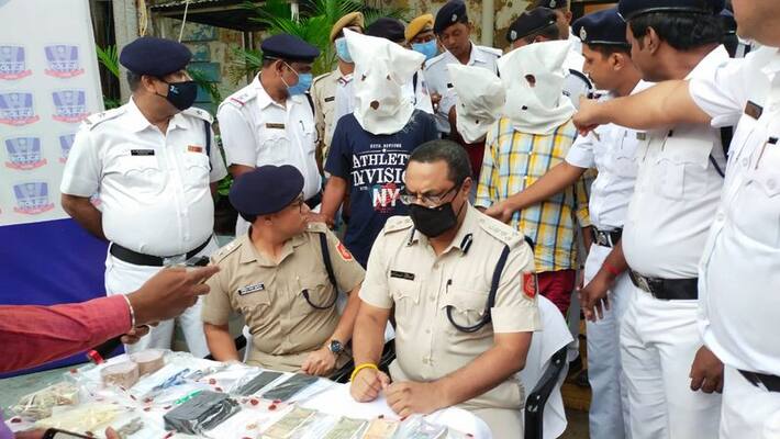 3 robber arrested from chandannagar after robbed a Lending agency bmm 3 robber arrested from chandannagar after robbed a Lending agency bmm