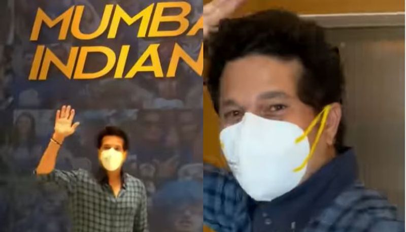 IPL 2021, Sachin Tendulkar shares selfie with son arjun tendulkar and mumbai indians cricketers spb