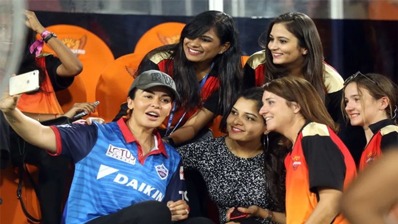 DC vs SRH: shikhar dhawan Ex wife Ayesha Mukherjee During IPL matches, Know Why she always wear cap