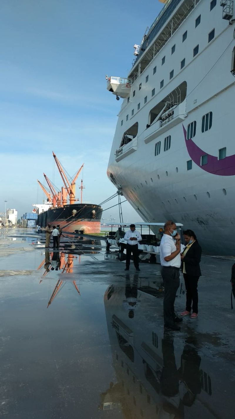 Luxury ship MV Empress in Kochi awakens domestic tour with 1200 passengers