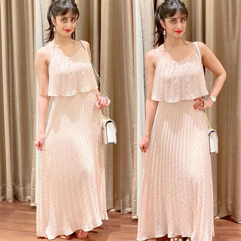 Shalini Ajith younger sister Shamlee white transparent dress hot photos
