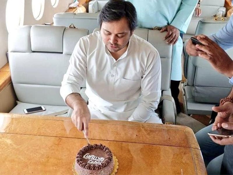 Amid Of PM Modi Files paper work on Long Flight Rahul Gandhi and Other Leaders Trolled pod