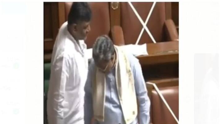 former CM siddha ramaiah panche slips in karnataka assembly former CM siddha ramaiah panche slips in karnataka assembly