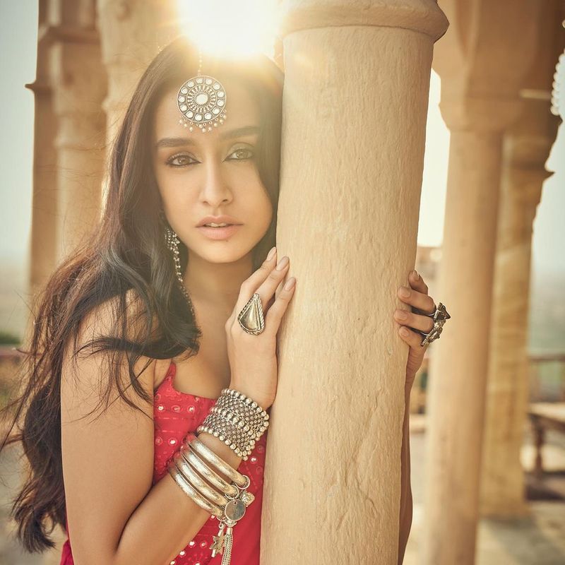 shraddha kapoor cleavage show redefine ethnic fashion with red dress