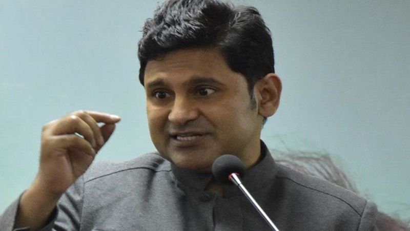 Manoj Muntashir speak about accusations of copying Kesari song Teri Mitti from pakistani composition