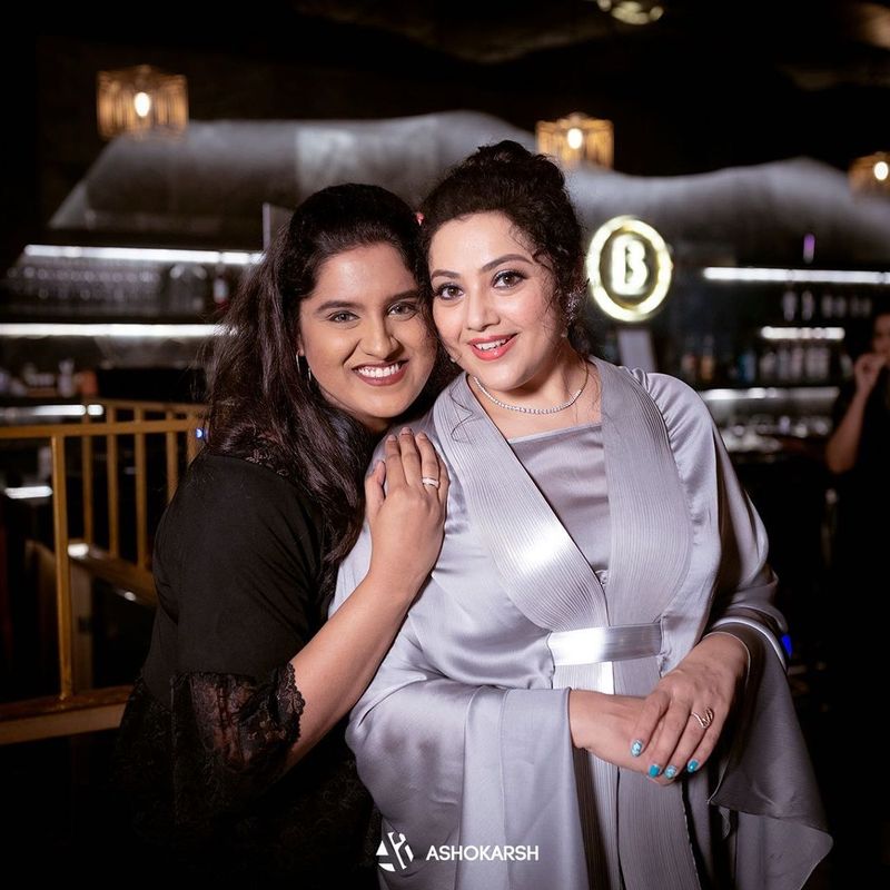 meena with her gorgeous girls birthday celabration photos viral