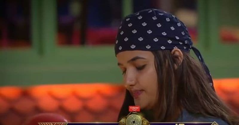 siri priyanka and other biggboss5 members revealed they first love emotional