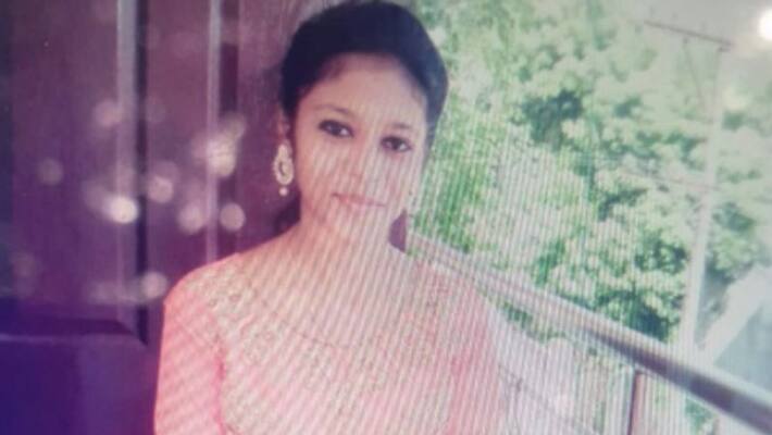 Love request rejected; A friend stabbed a 20-year-old woman and tried to commit suicide Love request rejected; A friend stabbed a 20-year-old woman and tried to commit suicide