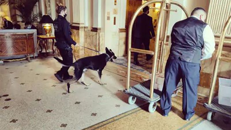 Billard Hotel Modi staying in a 204 year old hotel in America pod