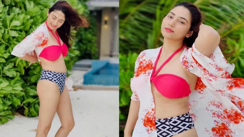 bade acche lagte hai 2 actress disha parmar enjoying vacation with husband rahul vaidya at maldives