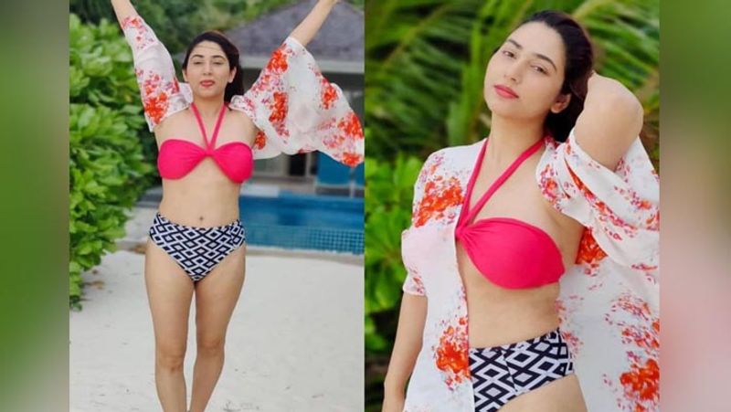 bade acche lagte hai 2 actress disha parmar enjoying vacation with husband rahul vaidya at maldives