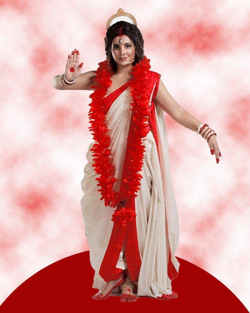 Mahalaya- আর দিন কয়েক পরেই মহালয়া, জি-বাংলা সামনে নিয়ে এল 'নানা রূপে  মহামায়া'-র লুক | Actress subhashree ganguly s look as Durga in Zee Bangla  s Mahalaya programme is revealed