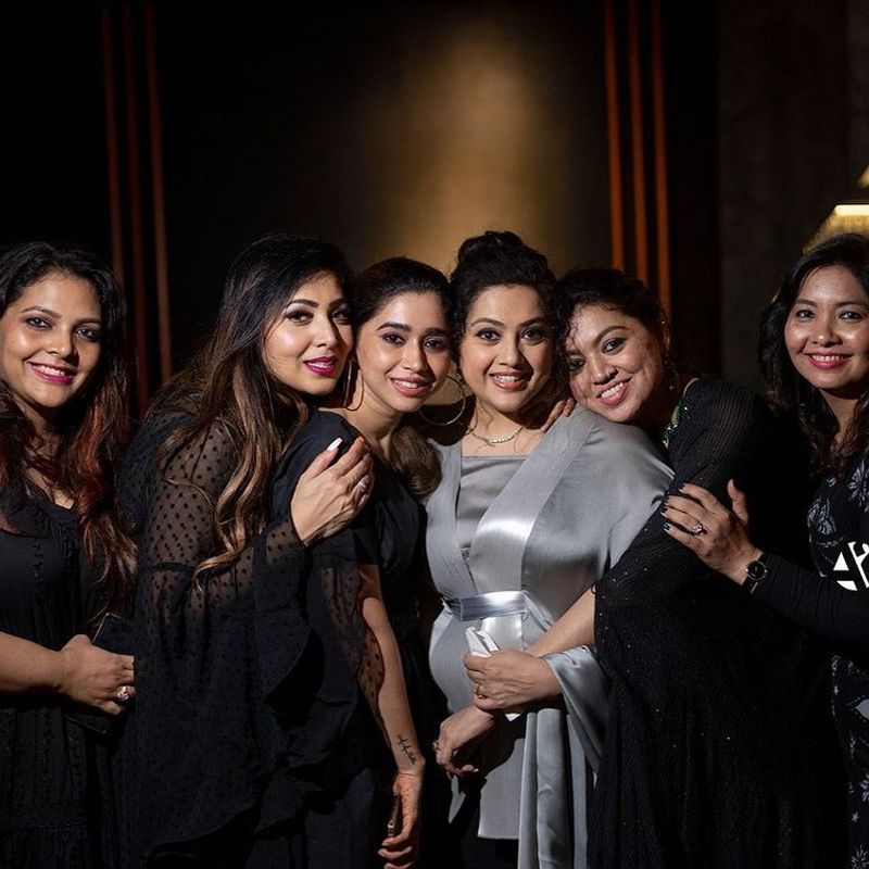 Actress meena birthday party sneha preetha hari and more celebrities participating Photos