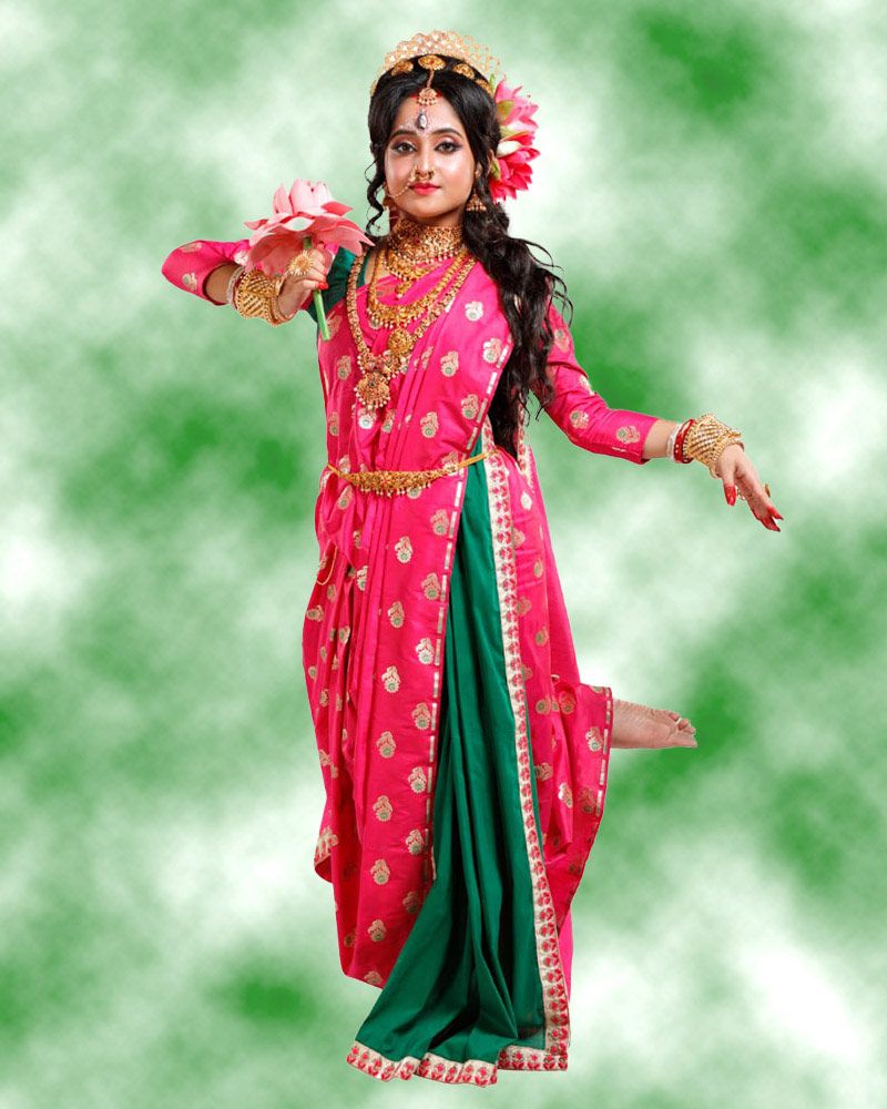 Actress subhashree ganguly s look as Durga in Zee Bangla s Mahalaya programme is revealed