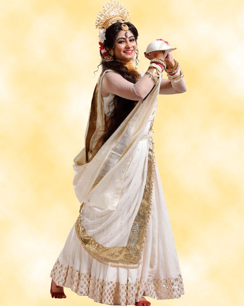 Actress subhashree ganguly s look as Durga in Zee Bangla s Mahalaya programme is revealed