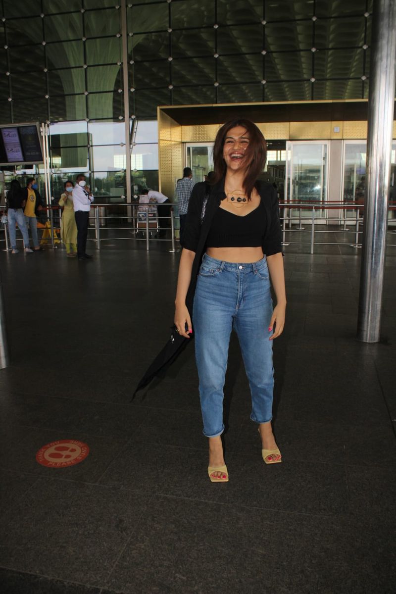 Malaika Arora to Sidharth Malhotra to Karishma Tanna: 7 celebs spotted looking stylish as ever-SYT