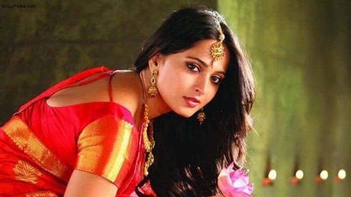 Actress anuska shetty will marry telugu cinema director Actress anuska shetty will marry telugu cinema director
