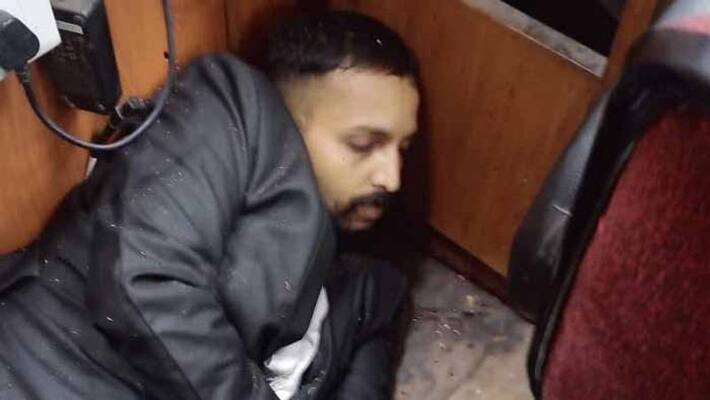 Firing reported in Rohini court, gangster Jitender Gogi dies on the spot, 3 others killed Firing reported in Rohini court, gangster Jitender Gogi dies on the spot, 3 others killed