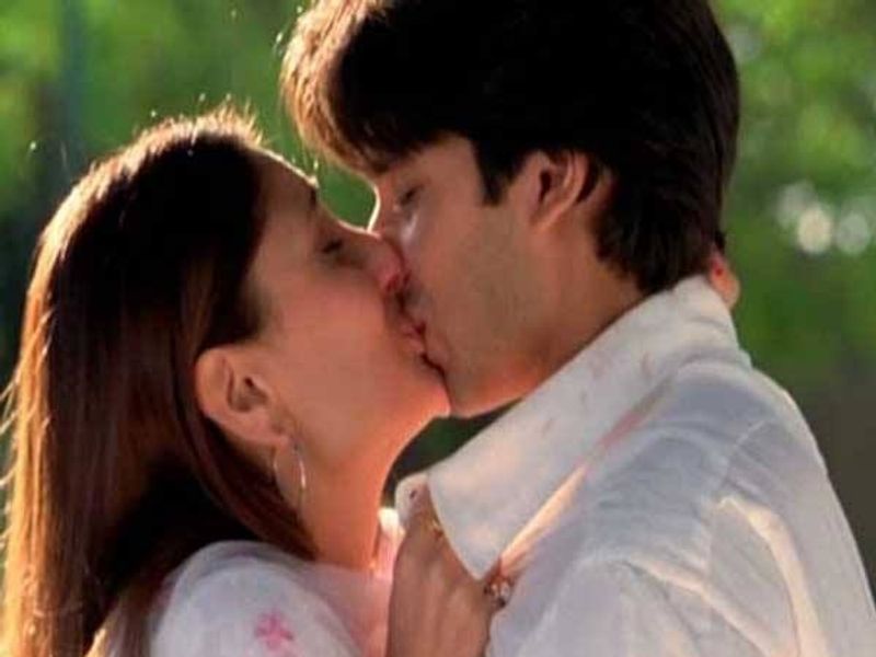 Hottest Kissing scenes in Bollywood by star actors