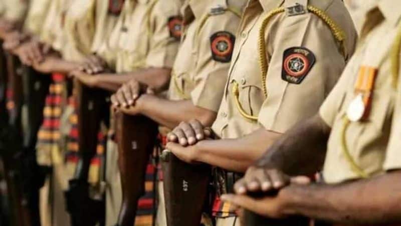 reduces working hours of women cops to 8 hours from 12...maharashtra government