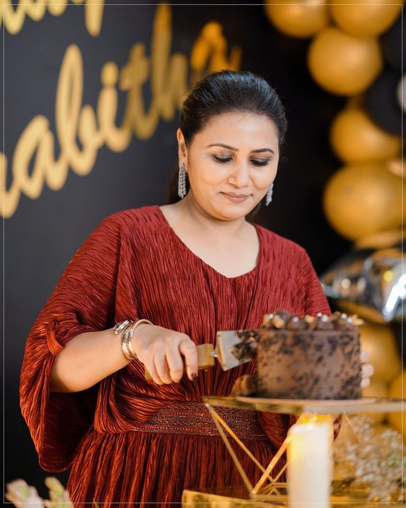 director sukumar wife thabitha sukumar birthday photos viral