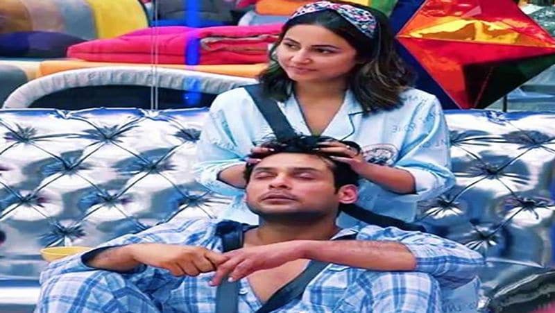 Hina Khan reveals she go to sleep daily after reading her old chat with Siddharth Shukla
