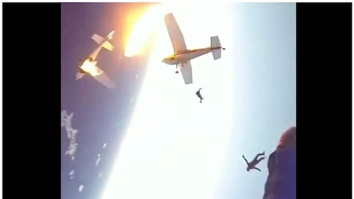 two flights collided passengers skydived in a viral video two flights collided passengers skydived in a viral video