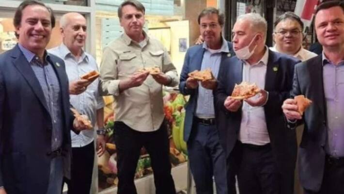 Brazil President Eats Pizza On Streets After UN Meet Brazil President Eats Pizza On Streets After UN Meet