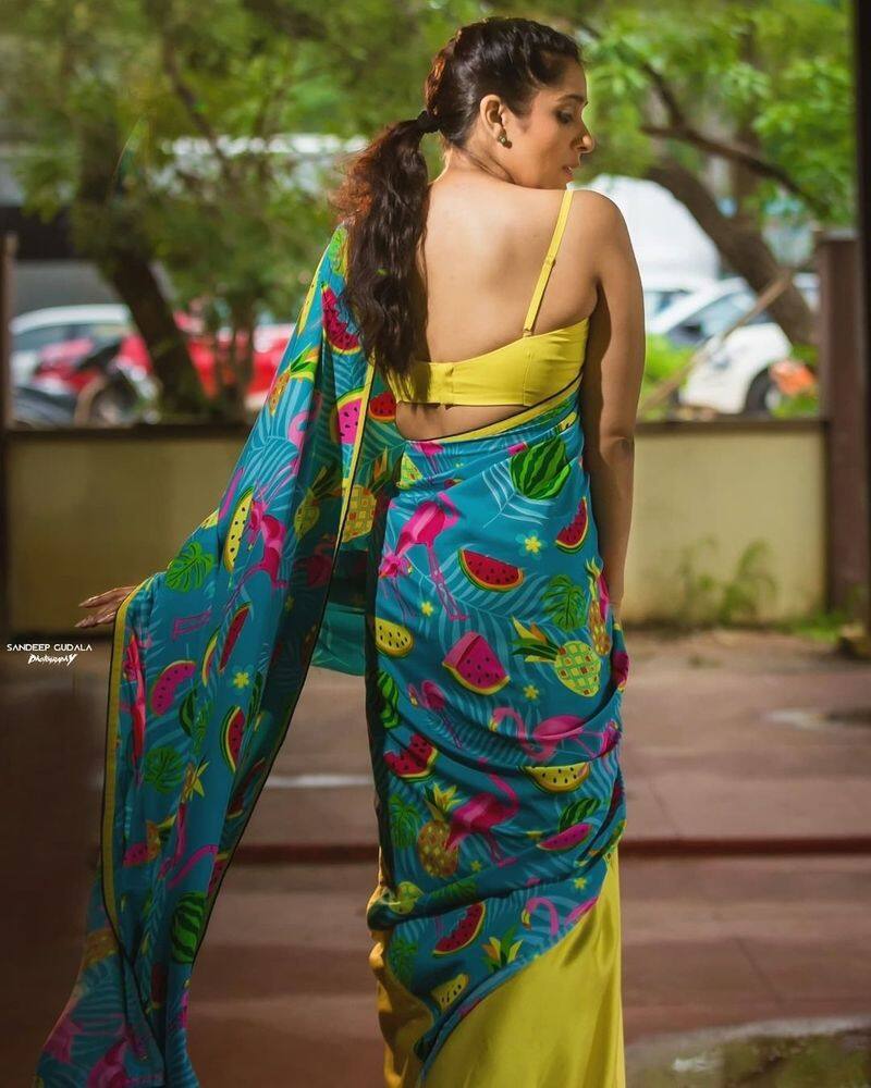 jabardasth rashmi amazing hot saree looks back mind block pics viral