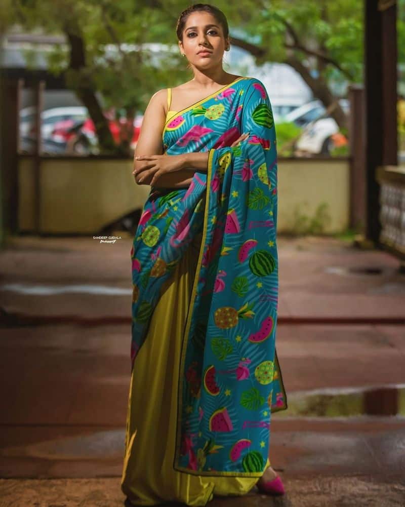 jabardasth rashmi amazing hot saree looks back mind block pics viral
