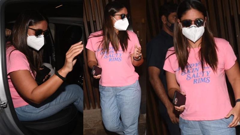 Kareena Kapoor skin color change after she return from vacation with family