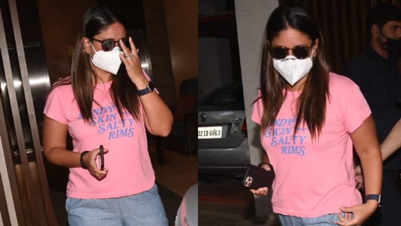 Kareena Kapoor skin color change after she return from vacation with family