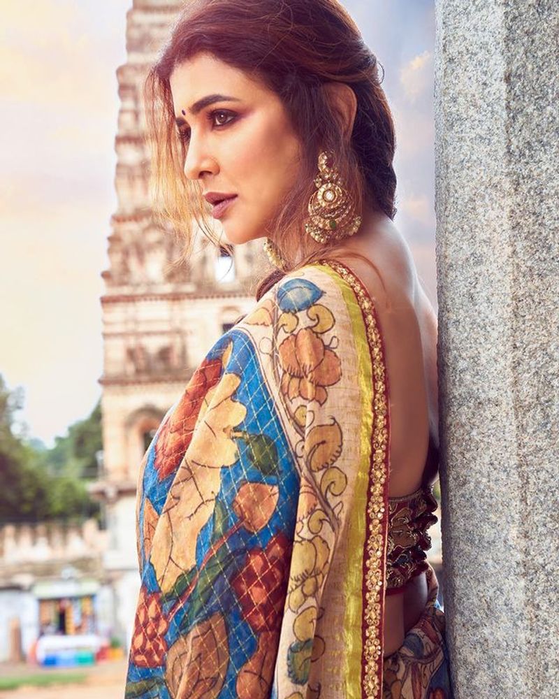 Manchu lakshmi latest photo shoot trending in social media